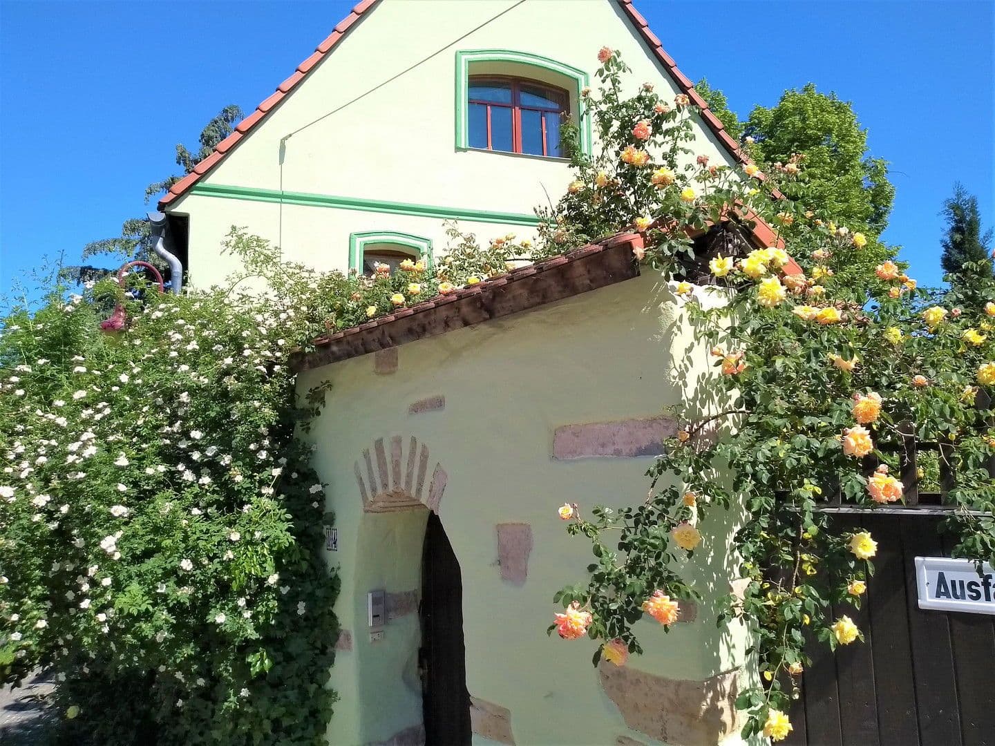 Predaj domu 513 m², pozemek 1.557 m², Elsteraue, Sasko-Anhaltsko Predaj domu 513 m², pozemek 1.557 m², Elsteraue, Sasko-Anhaltsko