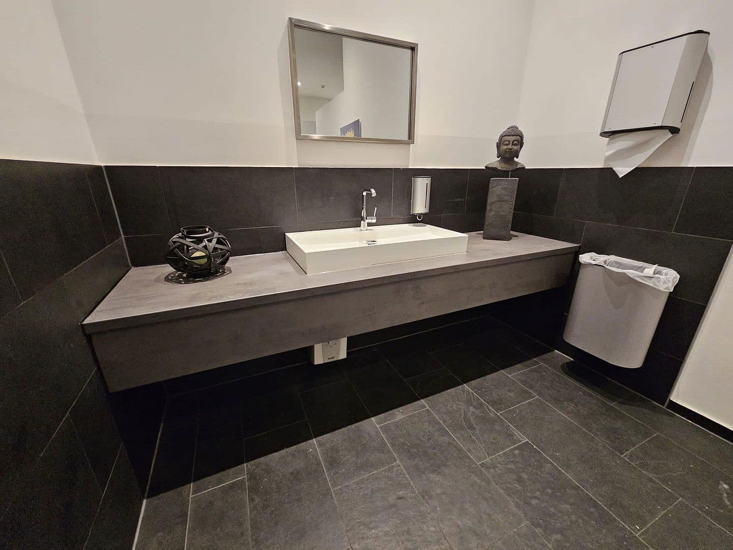 Prenájom kancelárie 48 m², Cassellastrasse 30-32, Frankfurt, Hesensko Prenájom kancelárie 48 m², Cassellastrasse 30-32, Frankfurt, Hesensko