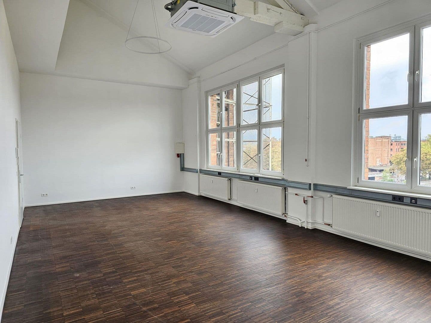 Prenájom kancelárie 48 m², Cassellastrasse 30-32, Frankfurt, Hesensko Prenájom kancelárie 48 m², Cassellastrasse 30-32, Frankfurt, Hesensko