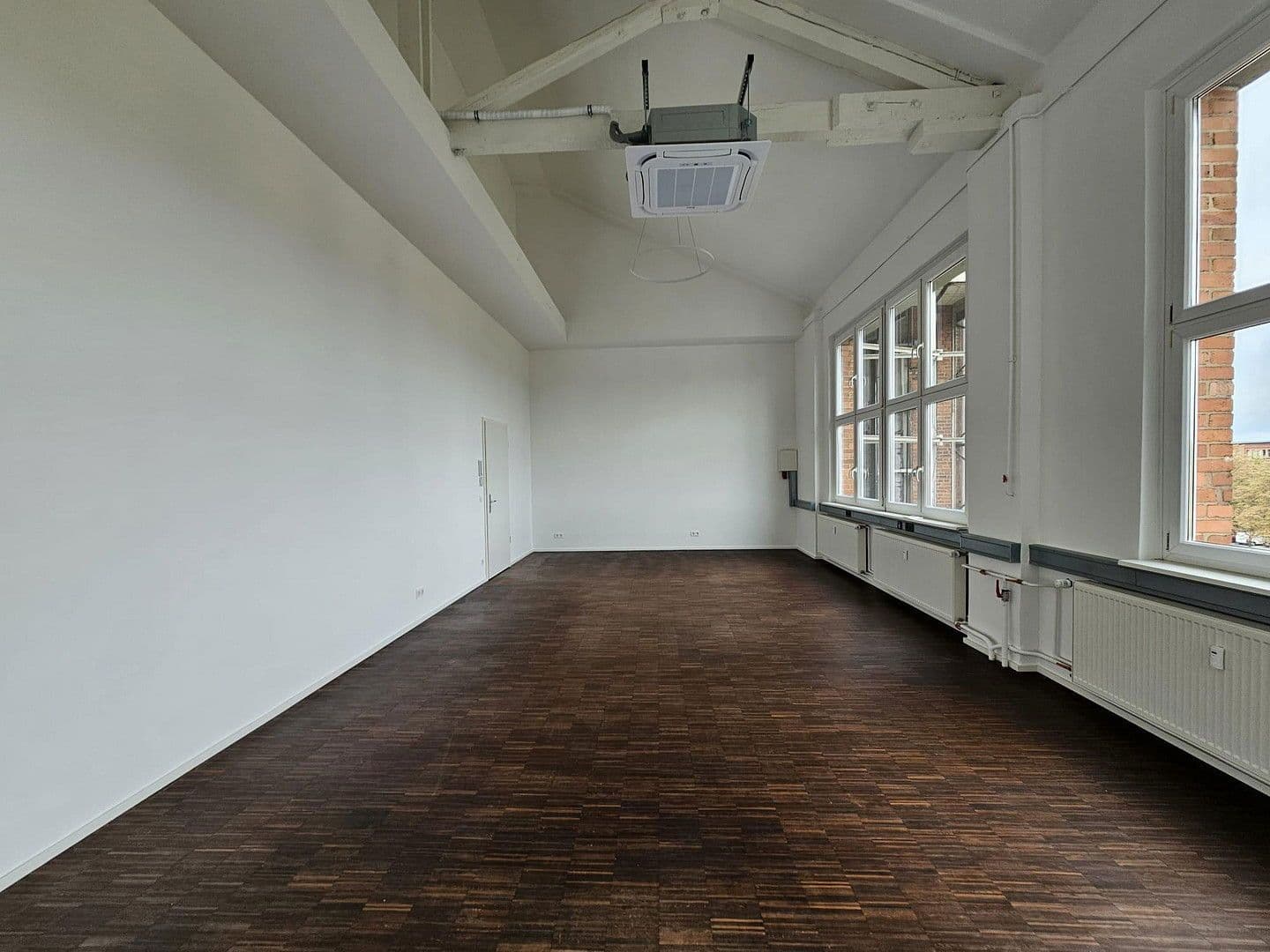 Prenájom kancelárie 48 m², Cassellastrasse 30-32, Frankfurt, Hesensko Prenájom kancelárie 48 m², Cassellastrasse 30-32, Frankfurt, Hesensko