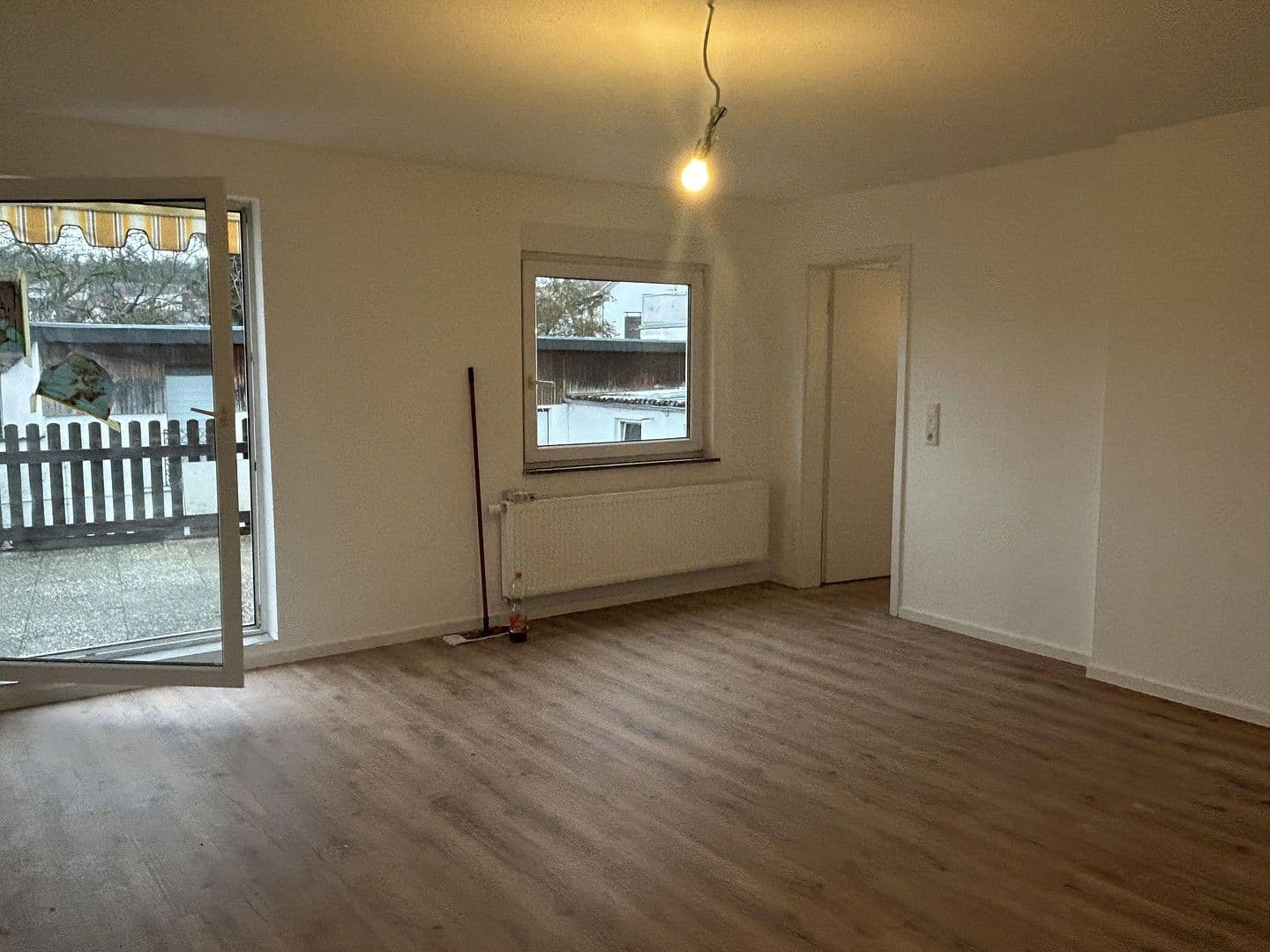 Prenájom bytu 4-izbový 115 m², Wörrstadt, Porýnie-Falcko Prenájom bytu 4-izbový 115 m², Wörrstadt, Porýnie-Falcko