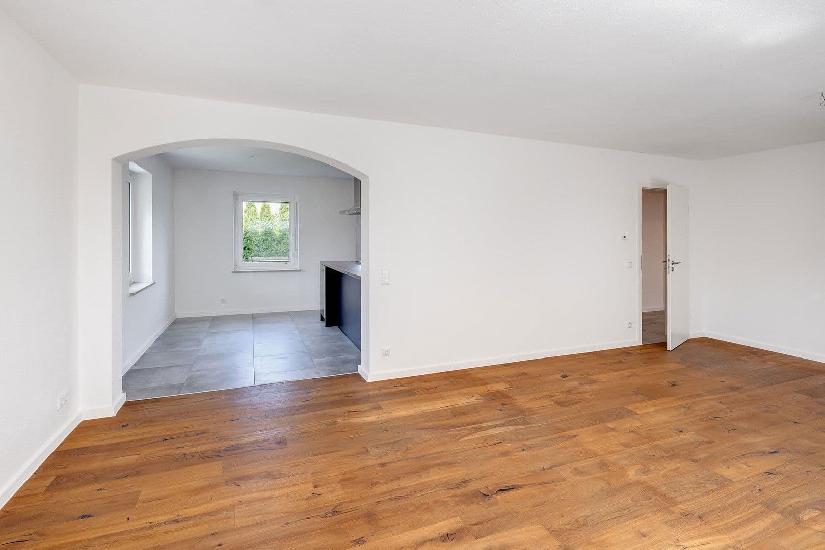 Predaj domu 277 m², pozemek 383 m², Gilching, Bavorsko Predaj domu 277 m², pozemek 383 m², Gilching, Bavorsko