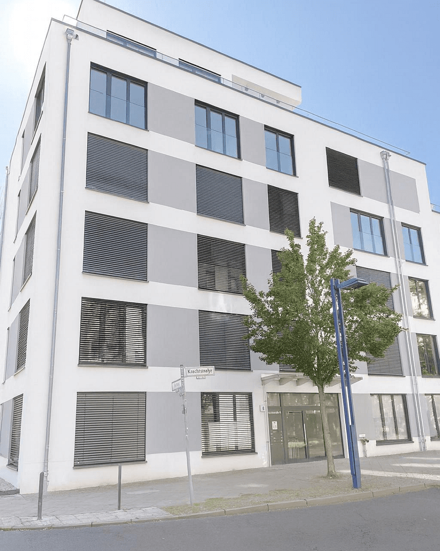 Prenájom bytu 5-izbový 198 m², Krachtstr., Berlin, Berlín Prenájom bytu 5-izbový 198 m², Krachtstr., Berlin, Berlín