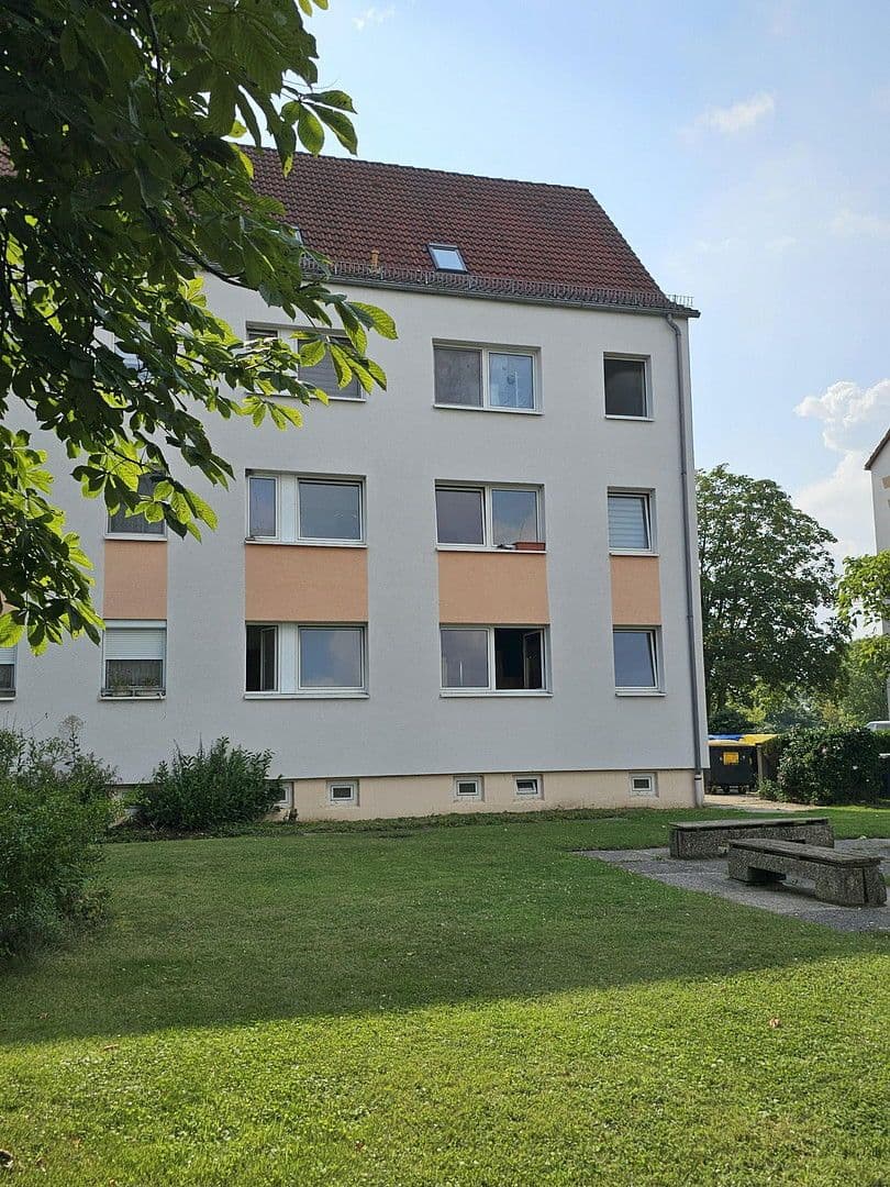 Prenájom bytu 4-izbový 85 m², Eythraer Str. 8, Zwenkau, Sasko Prenájom bytu 4-izbový 85 m², Eythraer Str. 8, Zwenkau, Sasko