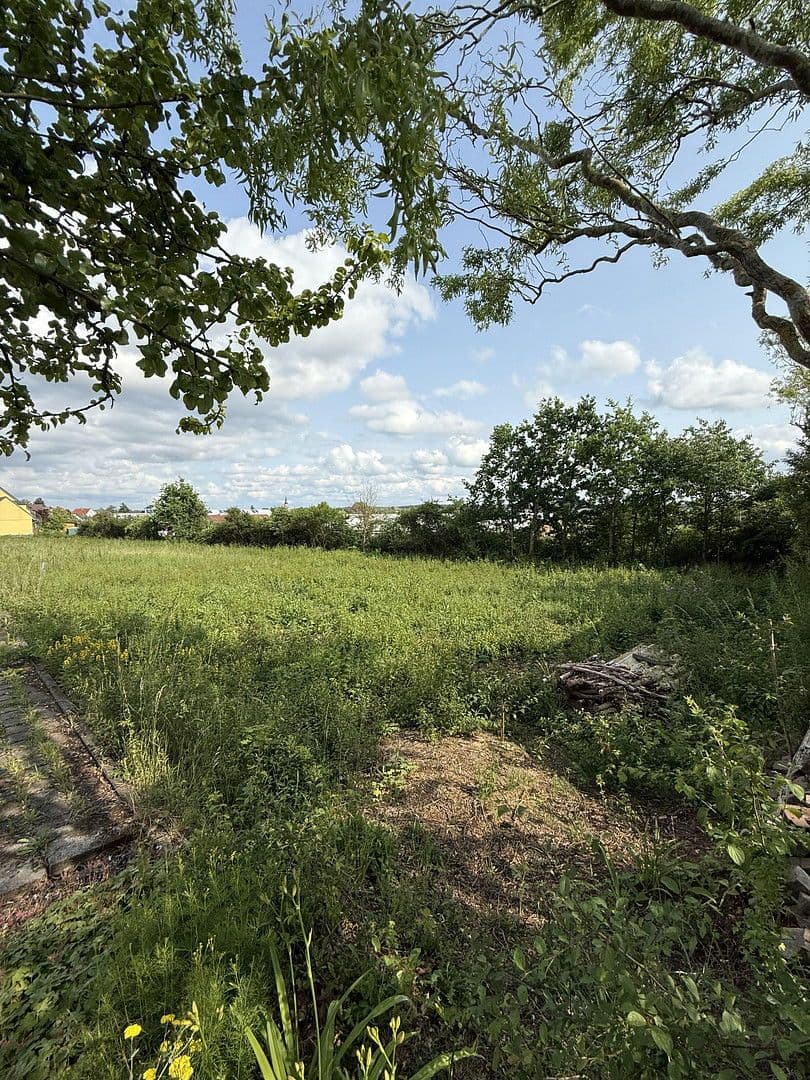 Predaj pozemku 800 m², Sibylla-Weiß-Weg 11, Höchstadt an der Aisch, Bavorsko Predaj pozemku 800 m², Sibylla-Weiß-Weg 11, Höchstadt an der Aisch, Bavorsko