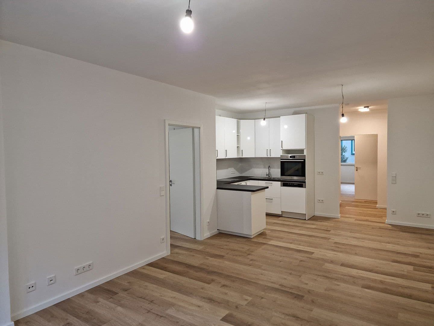 Prenájom bytu 4-izbový 102 m², Bleichstraße 10/1, Göppingen, Bádensko-Wurttembersko Prenájom bytu 4-izbový 102 m², Bleichstraße 10/1, Göppingen, Bádensko-Wurttembersko