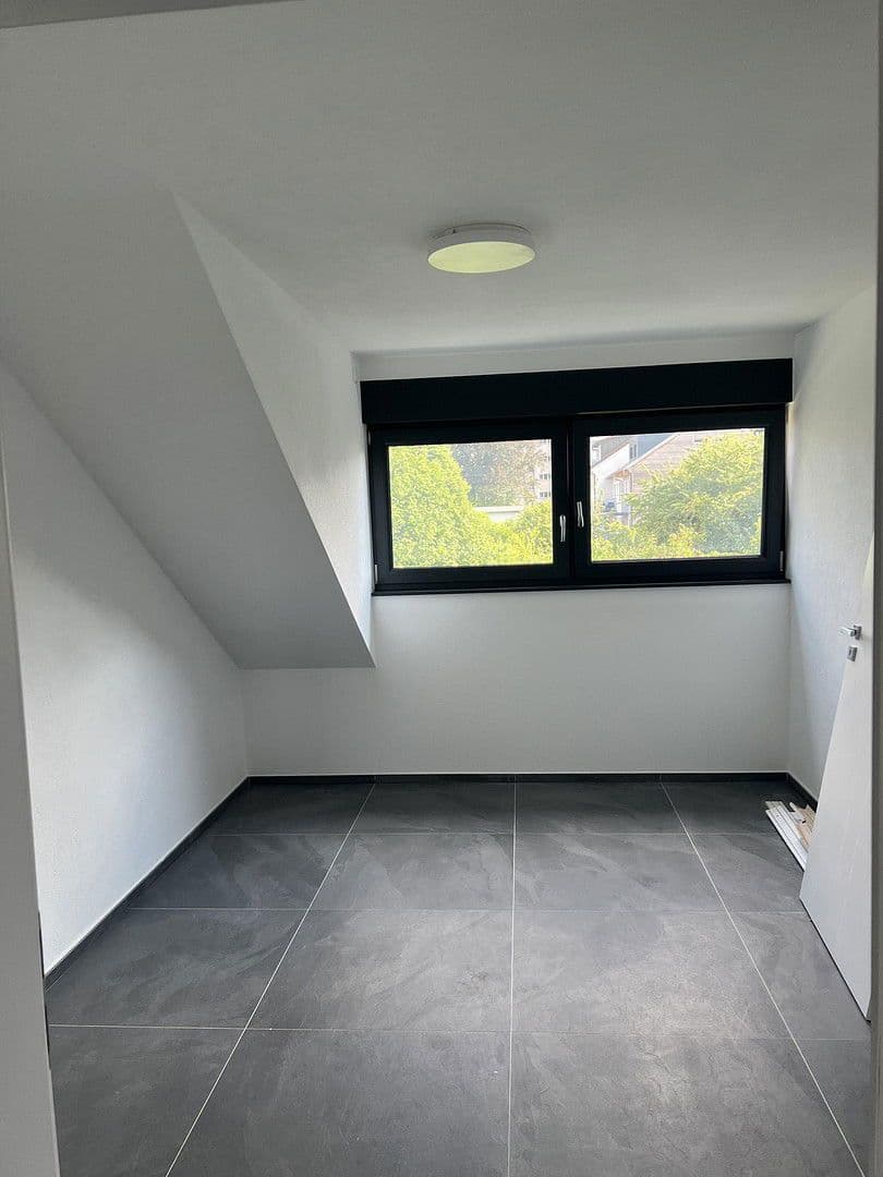 Prenájom bytu 3-izbový 77 m², Kölllestraße 25, Ulm, Bádensko-Wurttembersko Prenájom bytu 3-izbový 77 m², Kölllestraße 25, Ulm, Bádensko-Wurttembersko