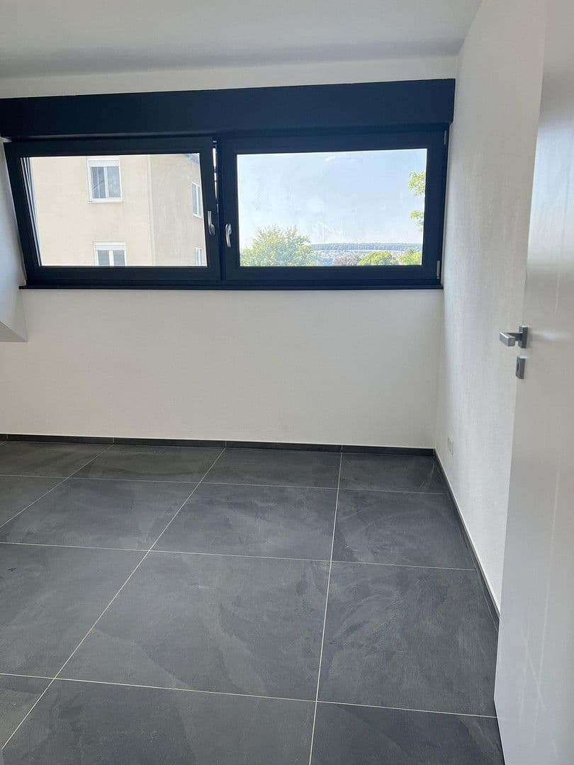 Prenájom bytu 3-izbový 77 m², Kölllestraße 25, Ulm, Bádensko-Wurttembersko Prenájom bytu 3-izbový 77 m², Kölllestraße 25, Ulm, Bádensko-Wurttembersko