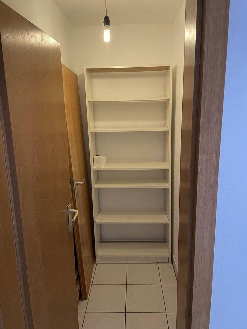 Prenájom bytu 3-izbový 87 m², Reutlinger Str. 2, Reutlingen, Bádensko-Wurttembersko Prenájom bytu 3-izbový 87 m², Reutlinger Str. 2, Reutlingen, Bádensko-Wurttembersko