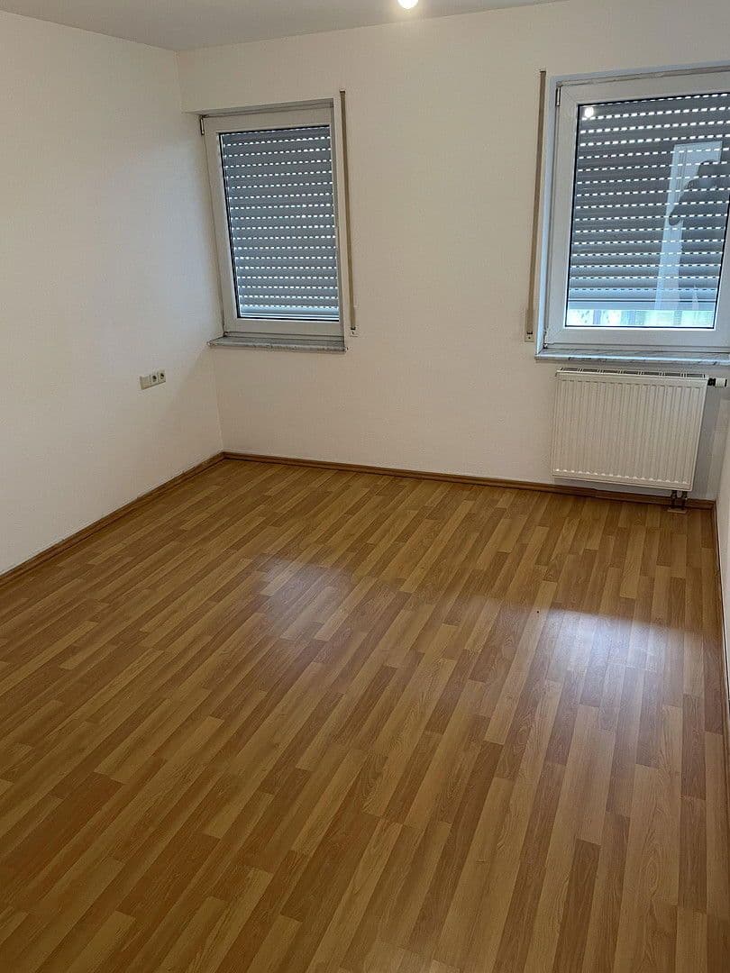 Prenájom bytu 3-izbový 87 m², Reutlinger Str. 2, Reutlingen, Bádensko-Wurttembersko Prenájom bytu 3-izbový 87 m², Reutlinger Str. 2, Reutlingen, Bádensko-Wurttembersko