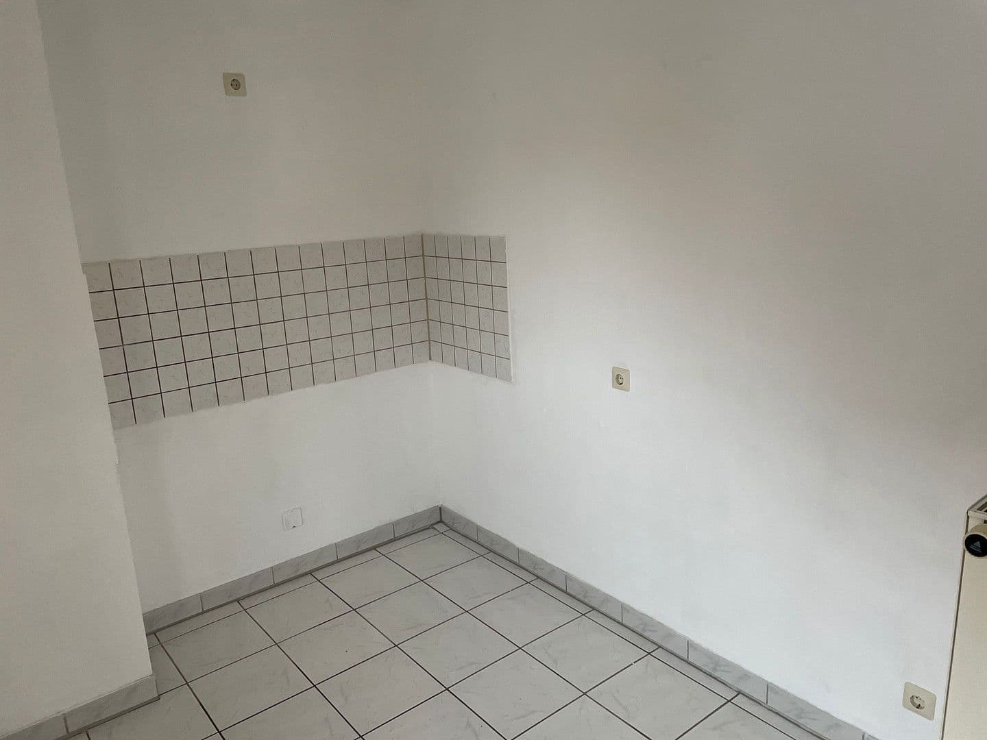 Prenájom bytu 3-izbový 87 m², Reutlinger Str. 2, Reutlingen, Bádensko-Wurttembersko Prenájom bytu 3-izbový 87 m², Reutlinger Str. 2, Reutlingen, Bádensko-Wurttembersko