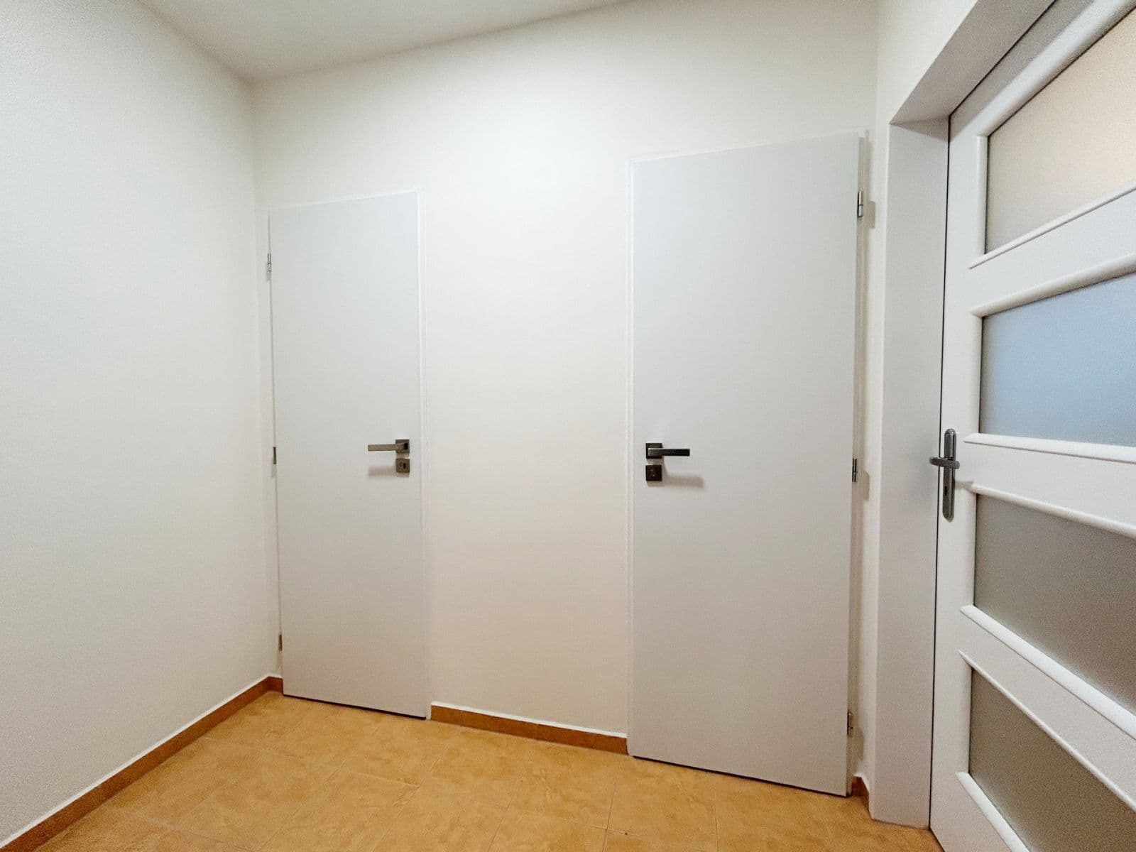 Prenájom bytu 1-izbový 30 m², Valentova, Praha, Praha Prenájom bytu 1-izbový 30 m², Valentova, Praha, Praha