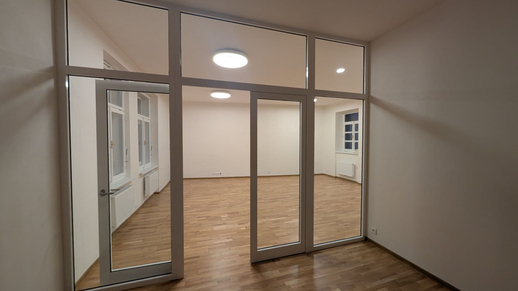 Prenájom bytu 1-izbový 68 m², Vodičkova, Praha, Praha Prenájom bytu 1-izbový 68 m², Vodičkova, Praha, Praha