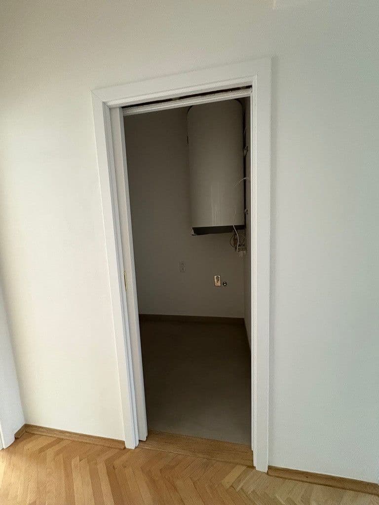 Prenájom bytu 3-izbový 72 m², Kozácká, Praha, Praha Prenájom bytu 3-izbový 72 m², Kozácká, Praha, Praha