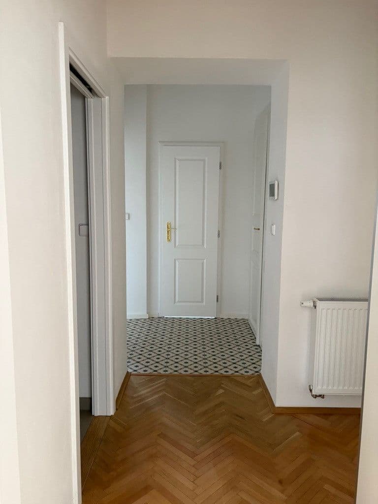 Prenájom bytu 3-izbový 72 m², Kozácká, Praha, Praha Prenájom bytu 3-izbový 72 m², Kozácká, Praha, Praha