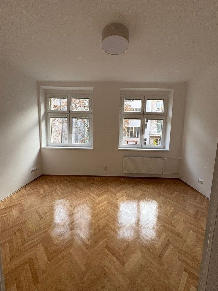 Prenájom bytu 3-izbový 72 m², Kozácká, Praha, Praha Prenájom bytu 3-izbový 72 m², Kozácká, Praha, Praha