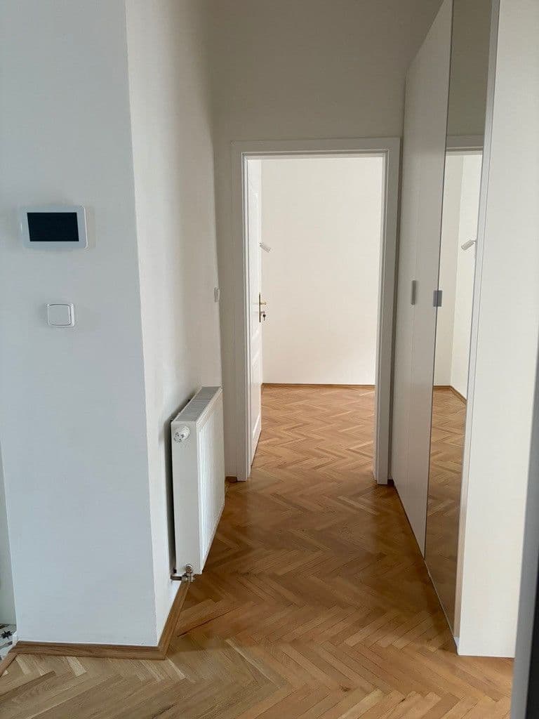 Prenájom bytu 3-izbový 72 m², Kozácká, Praha, Praha Prenájom bytu 3-izbový 72 m², Kozácká, Praha, Praha