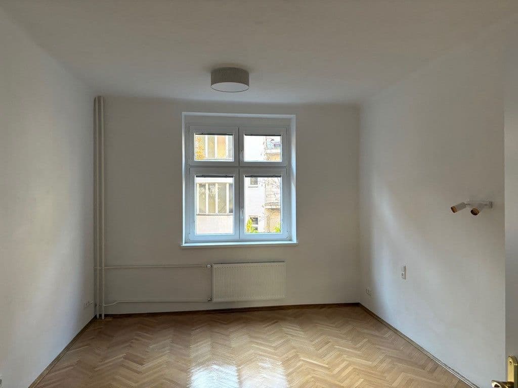 Prenájom bytu 3-izbový 72 m², Kozácká, Praha, Praha Prenájom bytu 3-izbový 72 m², Kozácká, Praha, Praha