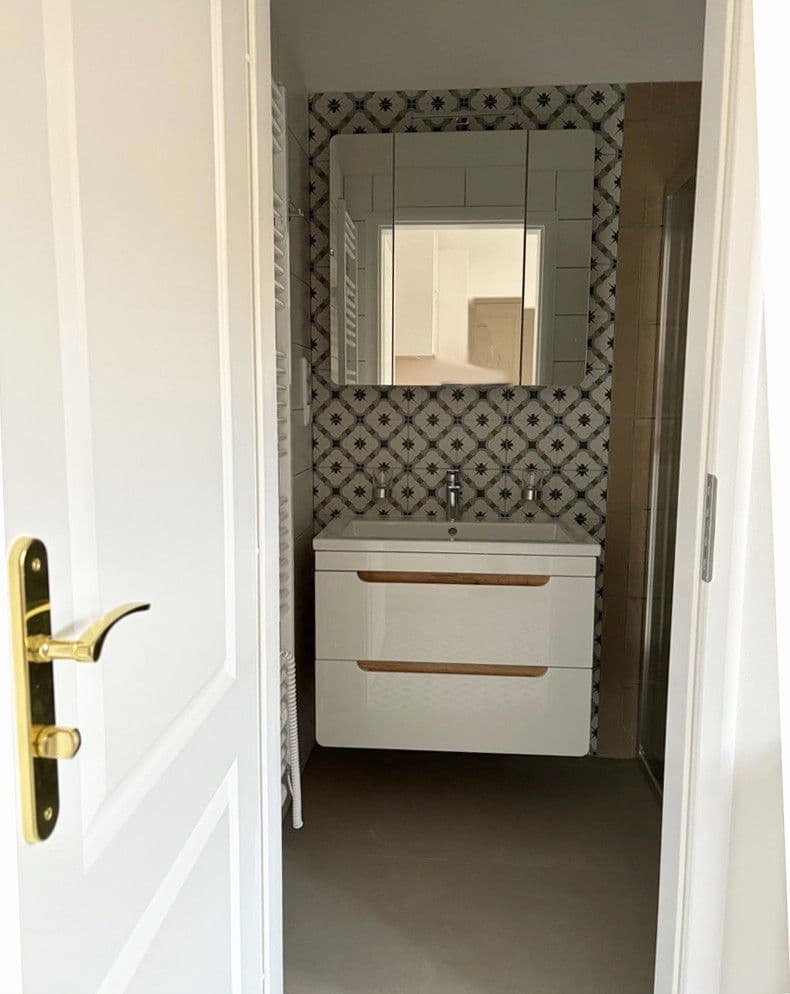 Prenájom bytu 3-izbový 72 m², Kozácká, Praha, Praha Prenájom bytu 3-izbový 72 m², Kozácká, Praha, Praha