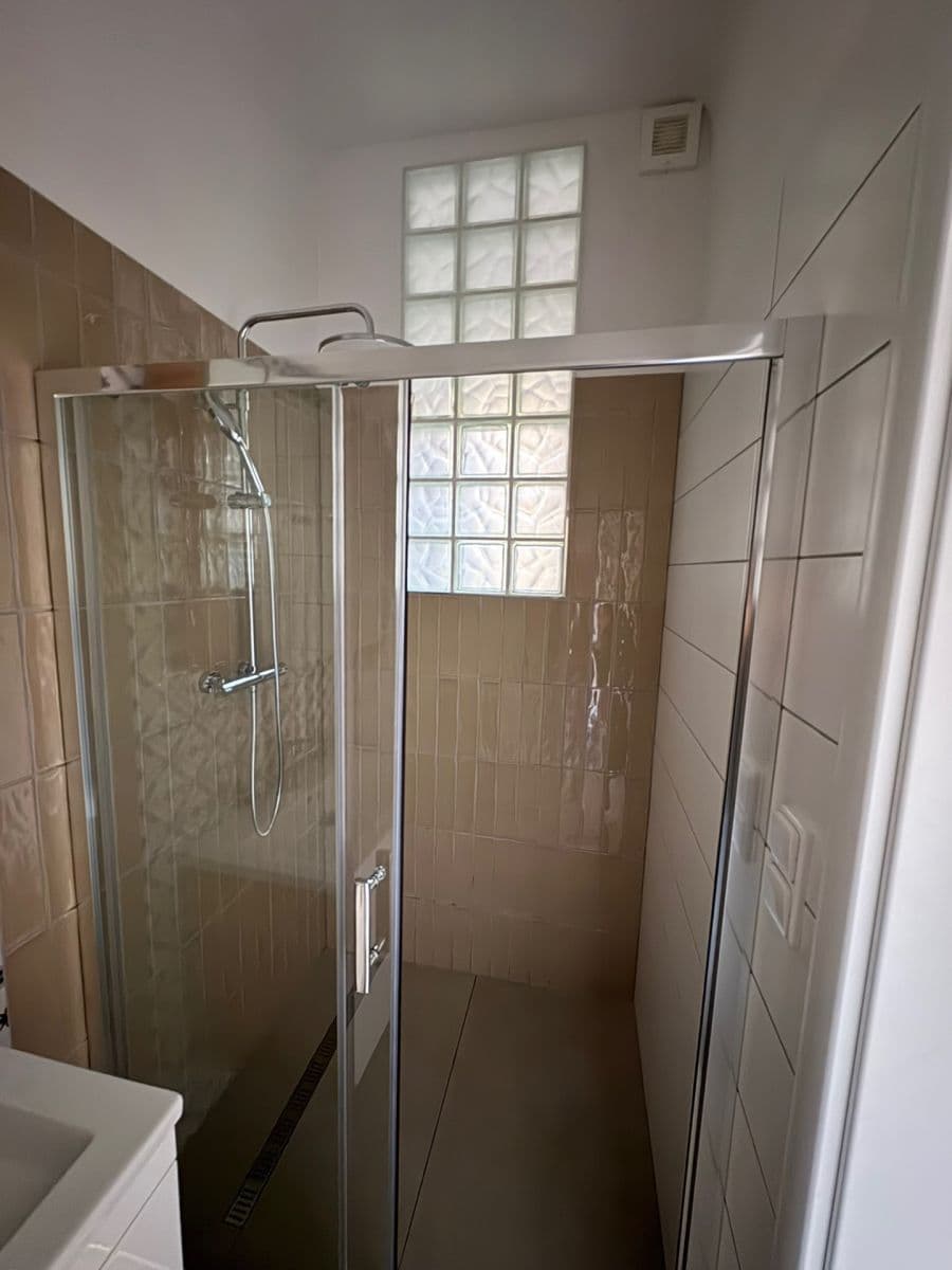 Prenájom bytu 3-izbový 72 m², Kozácká, Praha, Praha Prenájom bytu 3-izbový 72 m², Kozácká, Praha, Praha