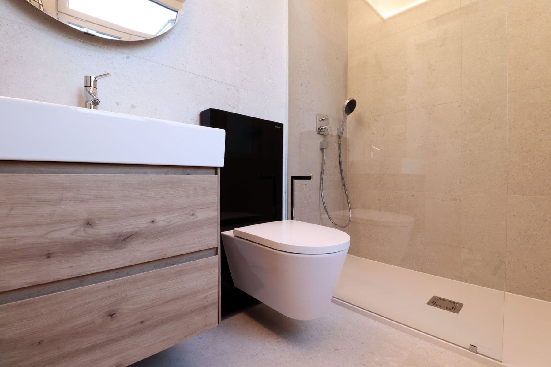 Prenájom bytu 3-izbový 78 m², Londýnská, Praha, Praha Prenájom bytu 3-izbový 78 m², Londýnská, Praha, Praha