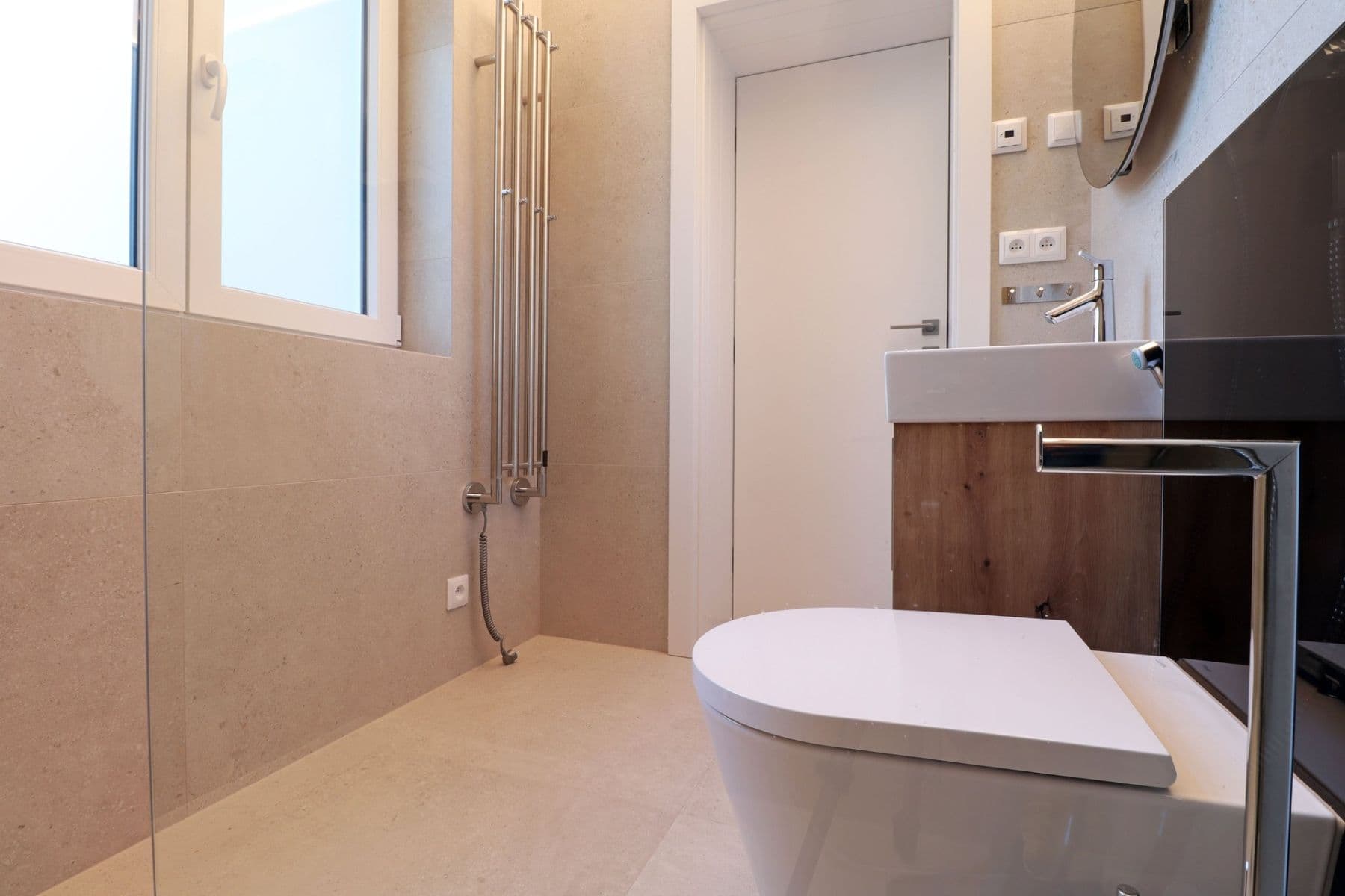 Prenájom bytu 3-izbový 78 m², Londýnská, Praha, Praha Prenájom bytu 3-izbový 78 m², Londýnská, Praha, Praha