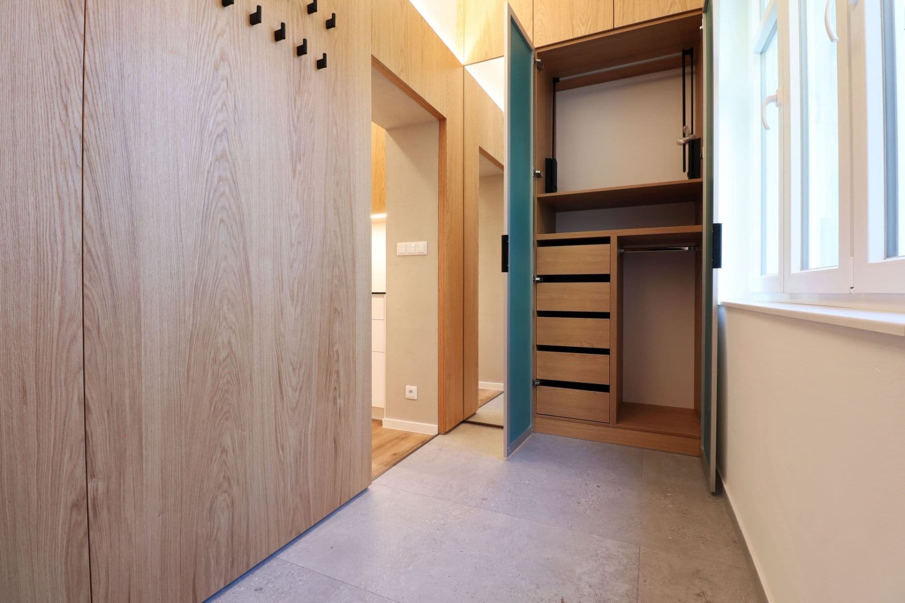 Prenájom bytu 3-izbový 78 m², Londýnská, Praha, Praha Prenájom bytu 3-izbový 78 m², Londýnská, Praha, Praha