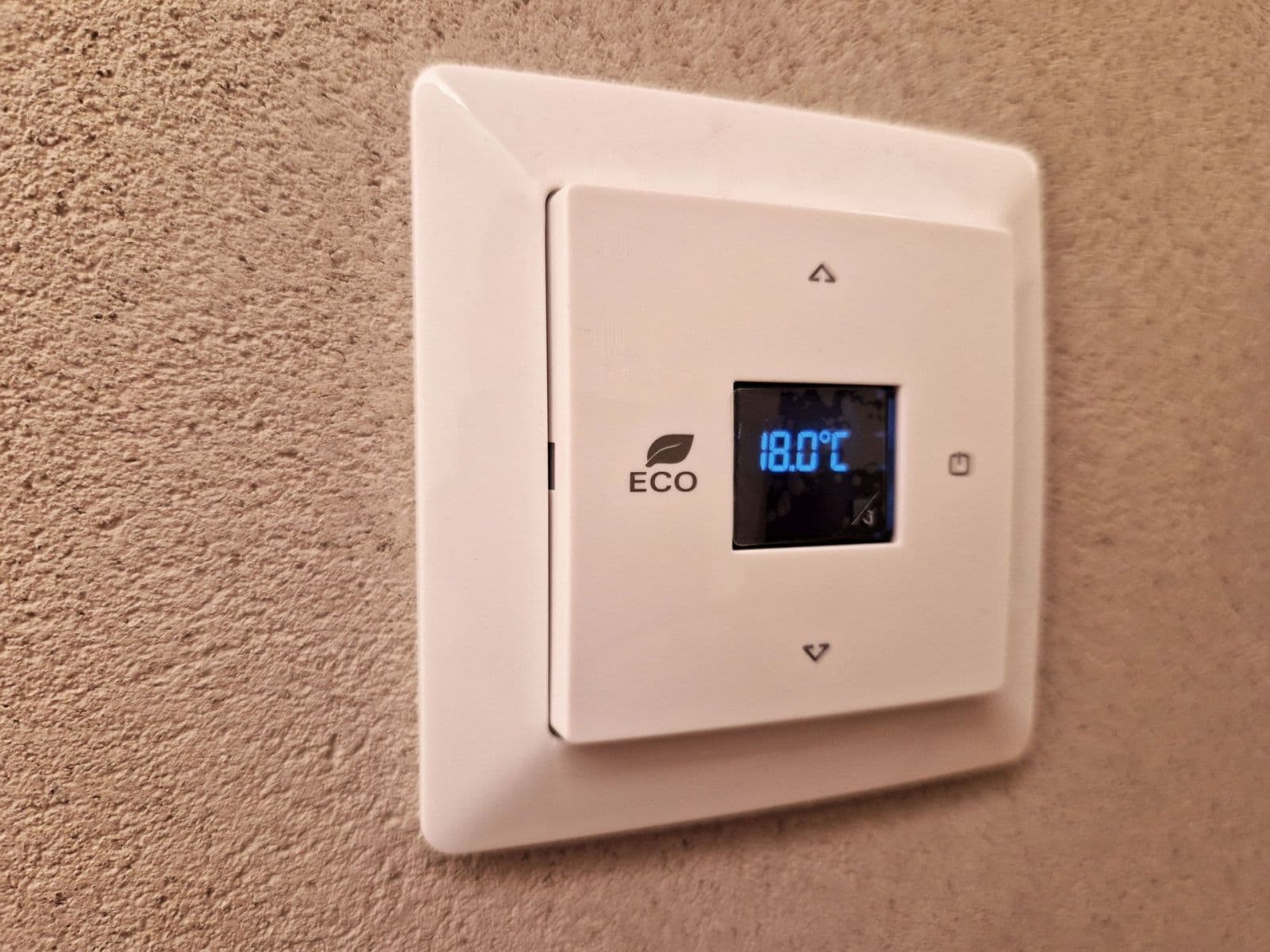 Prenájom bytu 3-izbový 78 m², Londýnská, Praha, Praha Prenájom bytu 3-izbový 78 m², Londýnská, Praha, Praha