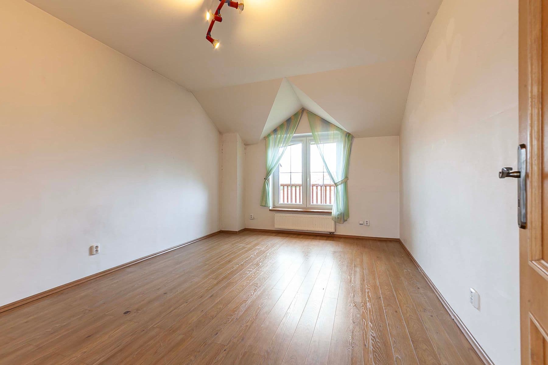 Predaj domu 290 m², pozemek 1.871 m², Do Polí, Bašť, Středočeský kraj Predaj domu 290 m², pozemek 1.871 m², Do Polí, Bašť, Středočeský kraj