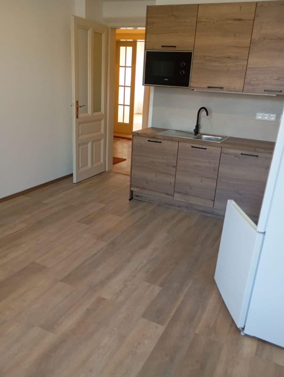 Prenájom bytu 2-izbový 80 m², Korunní, Praha, Praha Prenájom bytu 2-izbový 80 m², Korunní, Praha, Praha