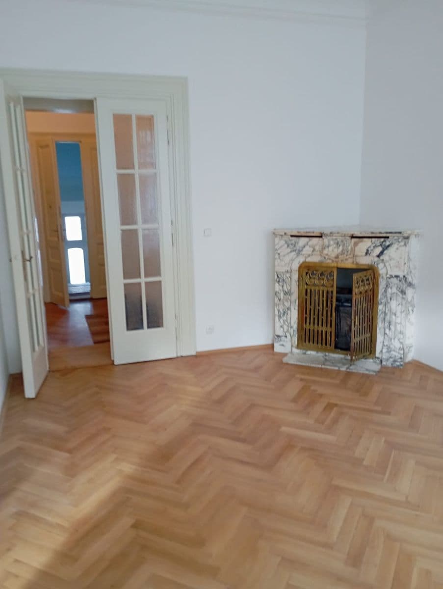 Prenájom bytu 2-izbový 80 m², Korunní, Praha, Praha Prenájom bytu 2-izbový 80 m², Korunní, Praha, Praha