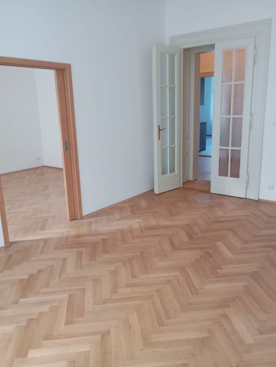 Prenájom bytu 2-izbový 80 m², Korunní, Praha, Praha Prenájom bytu 2-izbový 80 m², Korunní, Praha, Praha