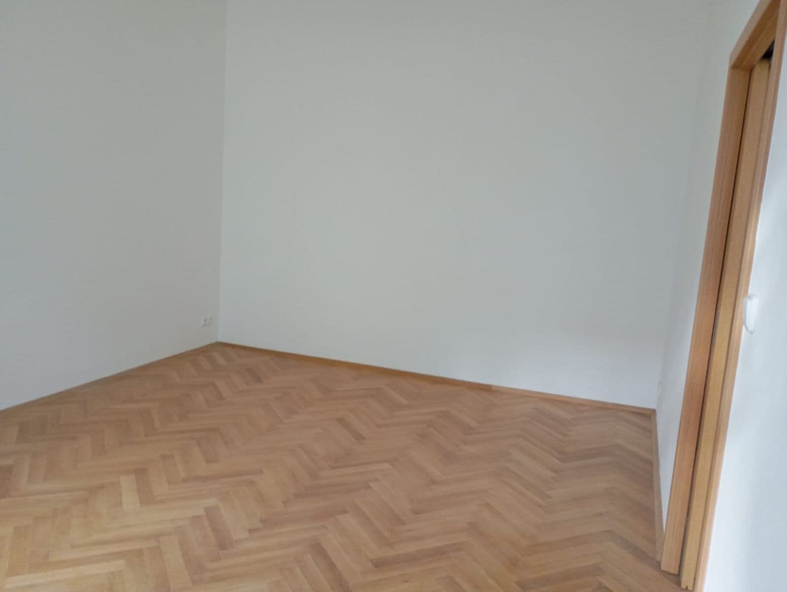 Prenájom bytu 2-izbový 80 m², Korunní, Praha, Praha Prenájom bytu 2-izbový 80 m², Korunní, Praha, Praha
