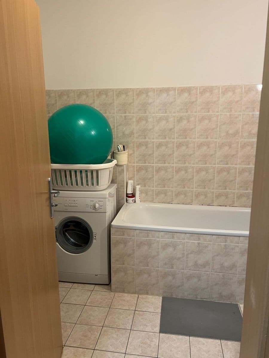 Prenájom bytu 2-izbový 68 m², Jeřabinová, Praha, Praha Prenájom bytu 2-izbový 68 m², Jeřabinová, Praha, Praha