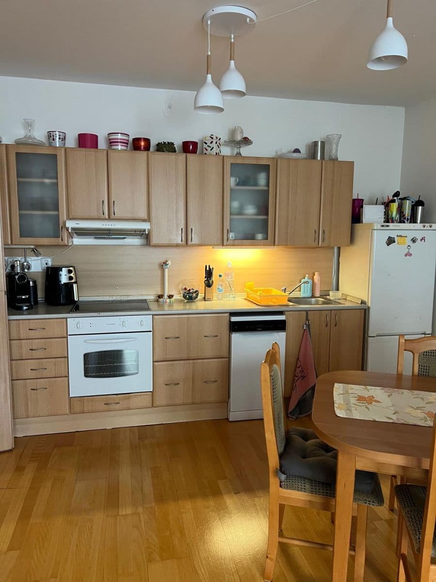 Prenájom bytu 2-izbový 68 m², Jeřabinová, Praha, Praha Prenájom bytu 2-izbový 68 m², Jeřabinová, Praha, Praha