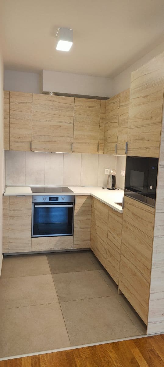 Prenájom bytu 1-izbový 32 m², Wassermannova, Praha, Praha Prenájom bytu 1-izbový 32 m², Wassermannova, Praha, Praha