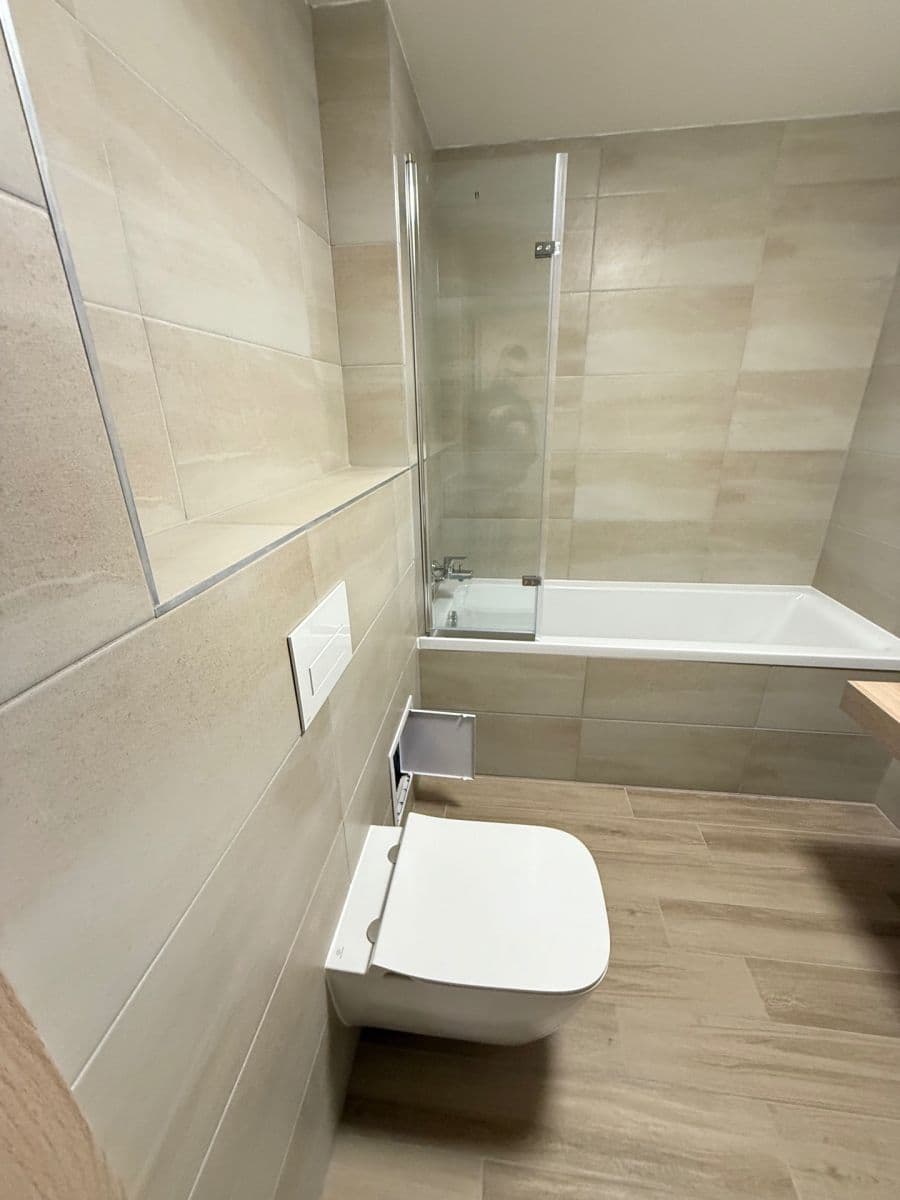 Prenájom bytu 2-izbový 50 m², Lázeňská, Slaný, Středočeský kraj Prenájom bytu 2-izbový 50 m², Lázeňská, Slaný, Středočeský kraj