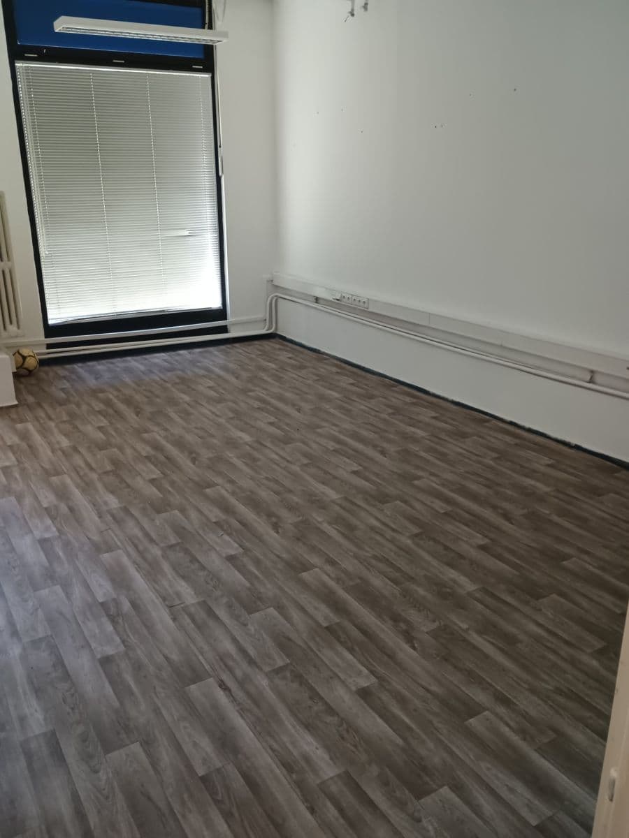 Prenájom nebytového priestoru 44 m², Pšenčíkova, Praha, Praha Prenájom nebytového priestoru 44 m², Pšenčíkova, Praha, Praha