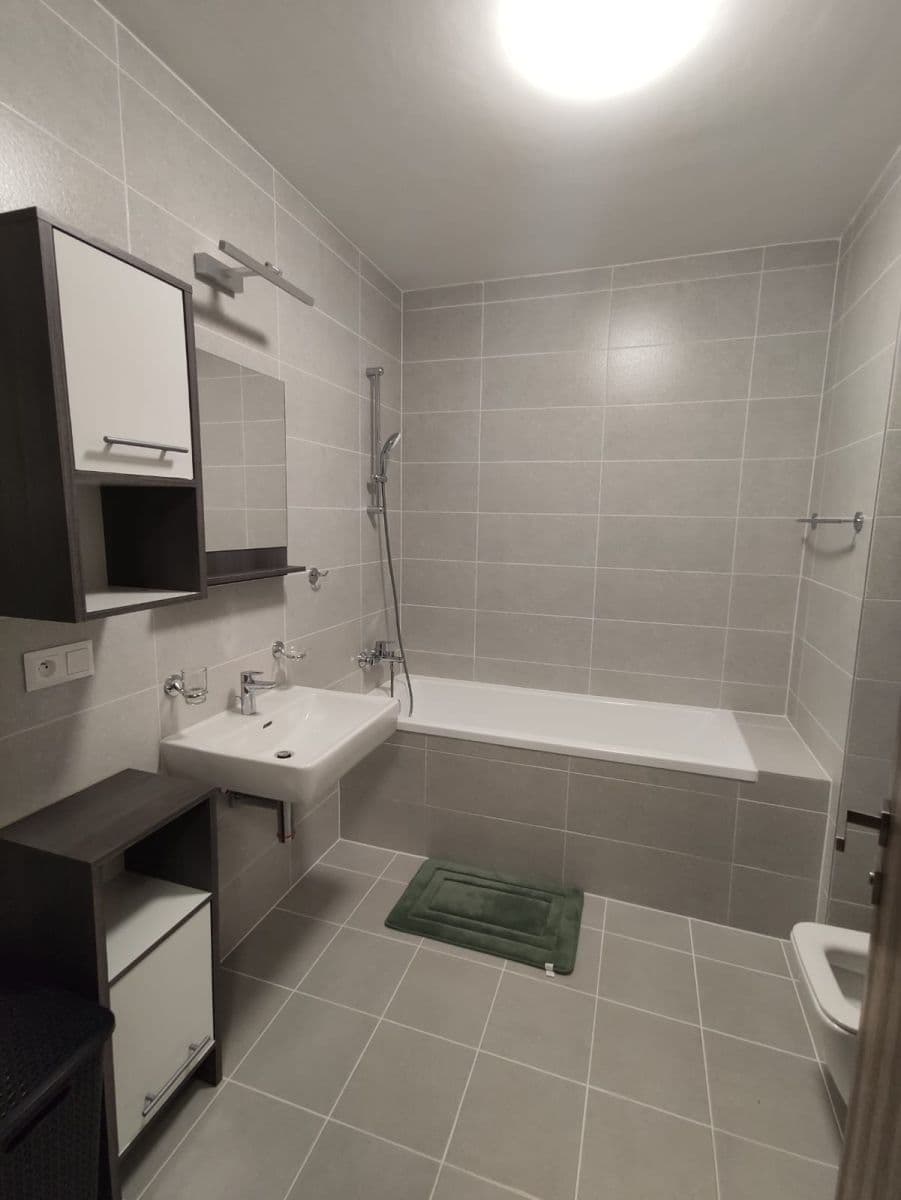 Predaj bytu 1-izbový 42 m², Jarabinková, Ružinov, Bratislavský kraj Predaj bytu 1-izbový 42 m², Jarabinková, Ružinov, Bratislavský kraj