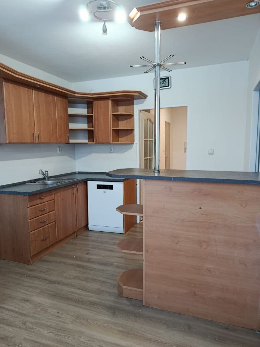 Predaj bytu 3-izbový 78 m², Brodská, Příbram, Středočeský kraj Predaj bytu 3-izbový 78 m², Brodská, Příbram, Středočeský kraj