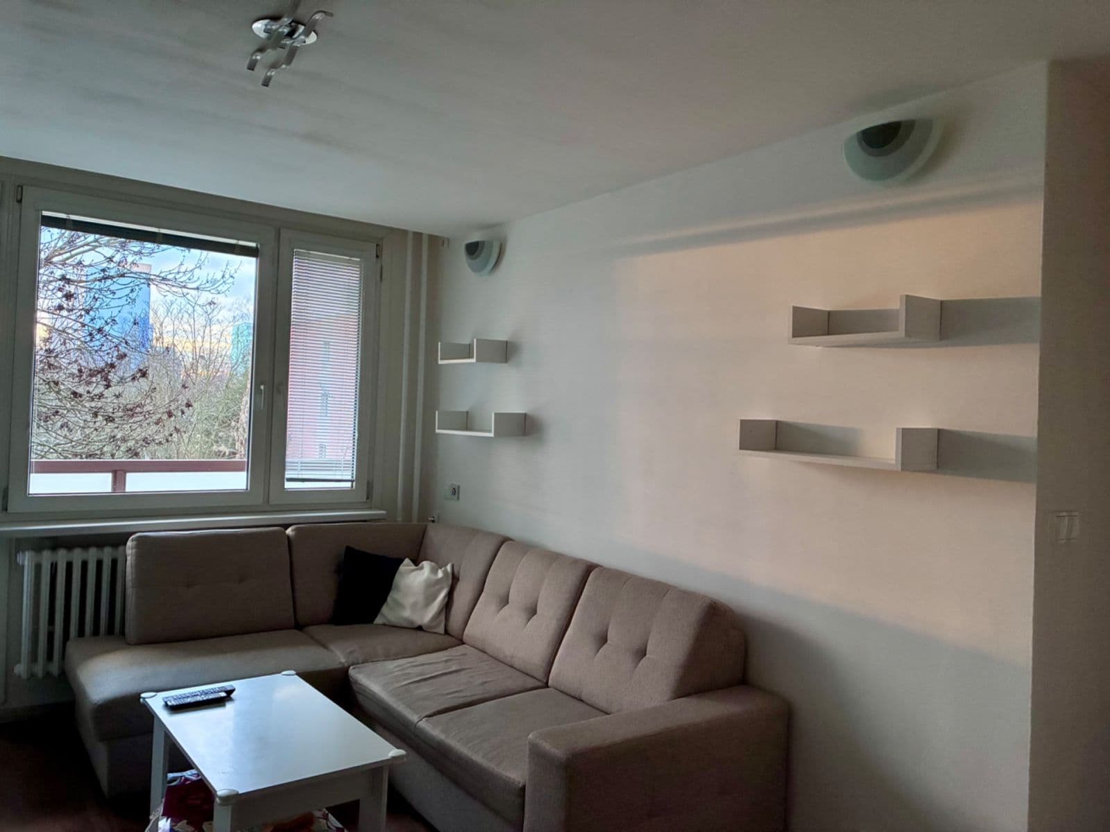 Prenájom bytu 3-izbový 60 m², Hlavatého, Praha, Praha Prenájom bytu 3-izbový 60 m², Hlavatého, Praha, Praha