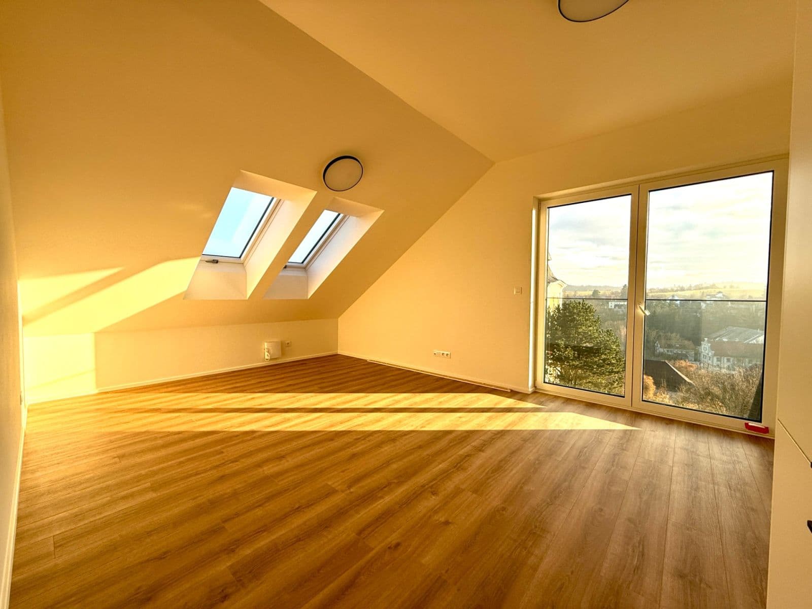 Prenájom bytu 3-izbový 58 m², Rýznerova, Únětice, Středočeský kraj Prenájom bytu 3-izbový 58 m², Rýznerova, Únětice, Středočeský kraj