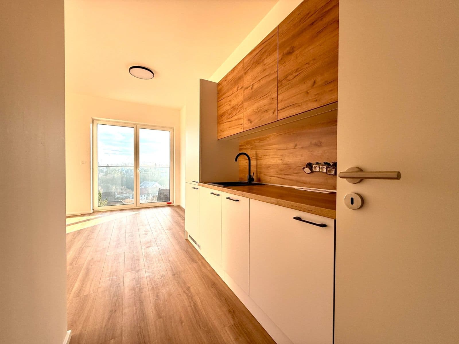 Prenájom bytu 3-izbový 58 m², Rýznerova, Únětice, Středočeský kraj Prenájom bytu 3-izbový 58 m², Rýznerova, Únětice, Středočeský kraj