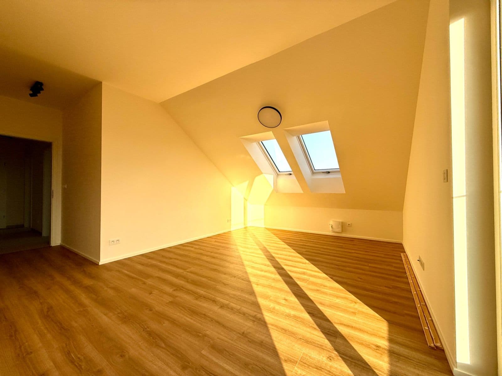 Prenájom bytu 3-izbový 58 m², Rýznerova, Únětice, Středočeský kraj Prenájom bytu 3-izbový 58 m², Rýznerova, Únětice, Středočeský kraj