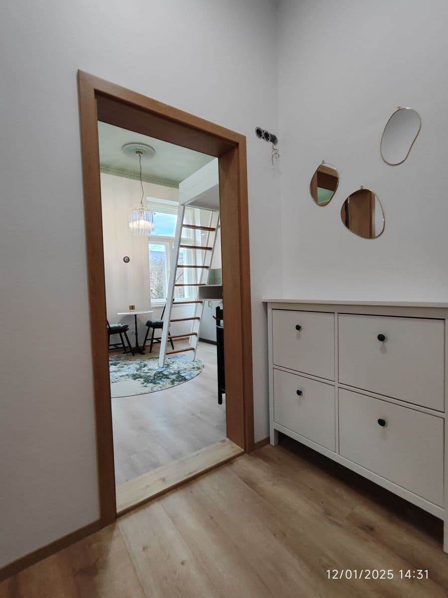 Prenájom bytu 24 m², Sokolská, Praha, Praha Prenájom bytu 24 m², Sokolská, Praha, Praha
