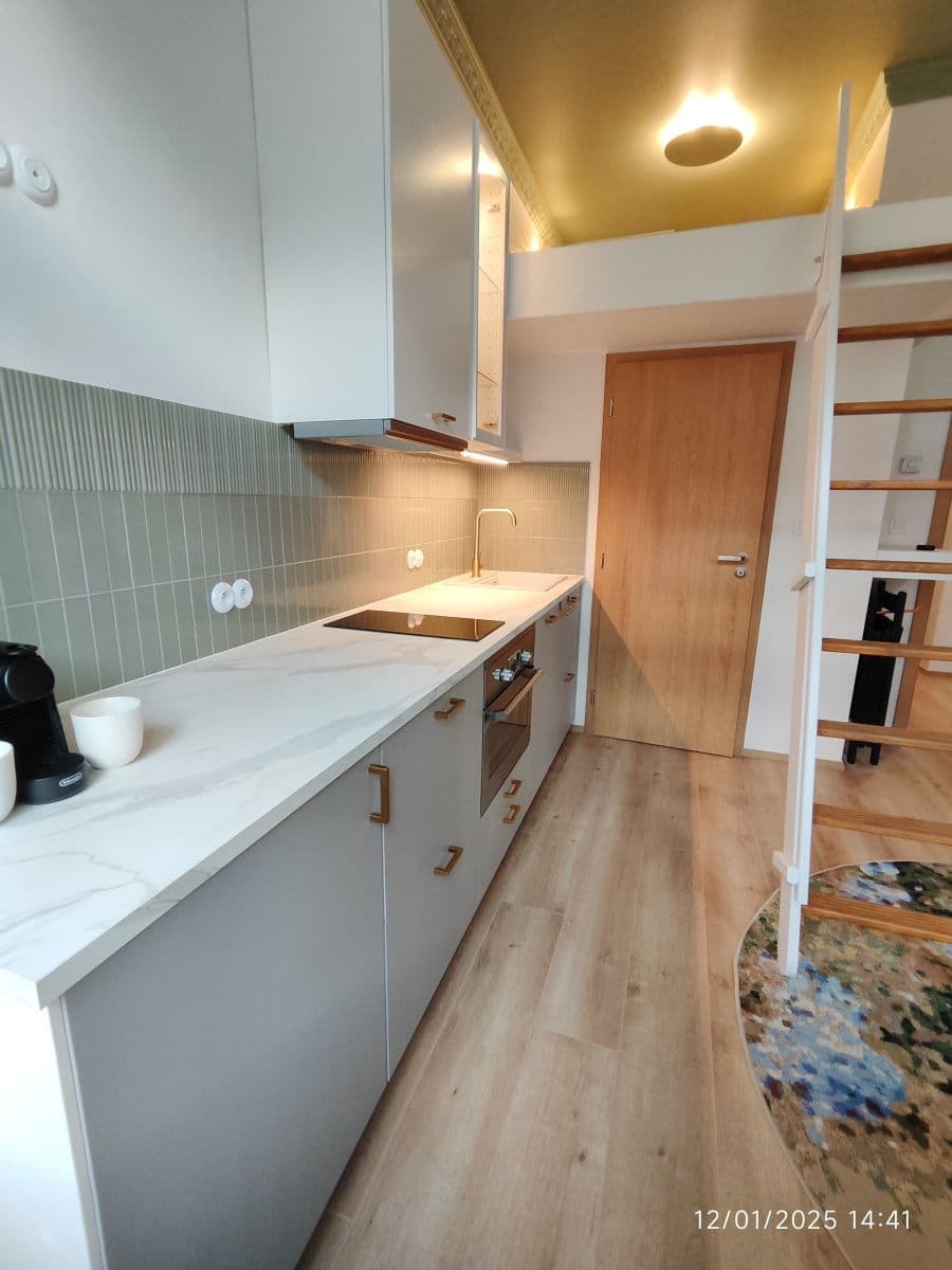 Prenájom bytu 24 m², Sokolská, Praha, Praha Prenájom bytu 24 m², Sokolská, Praha, Praha