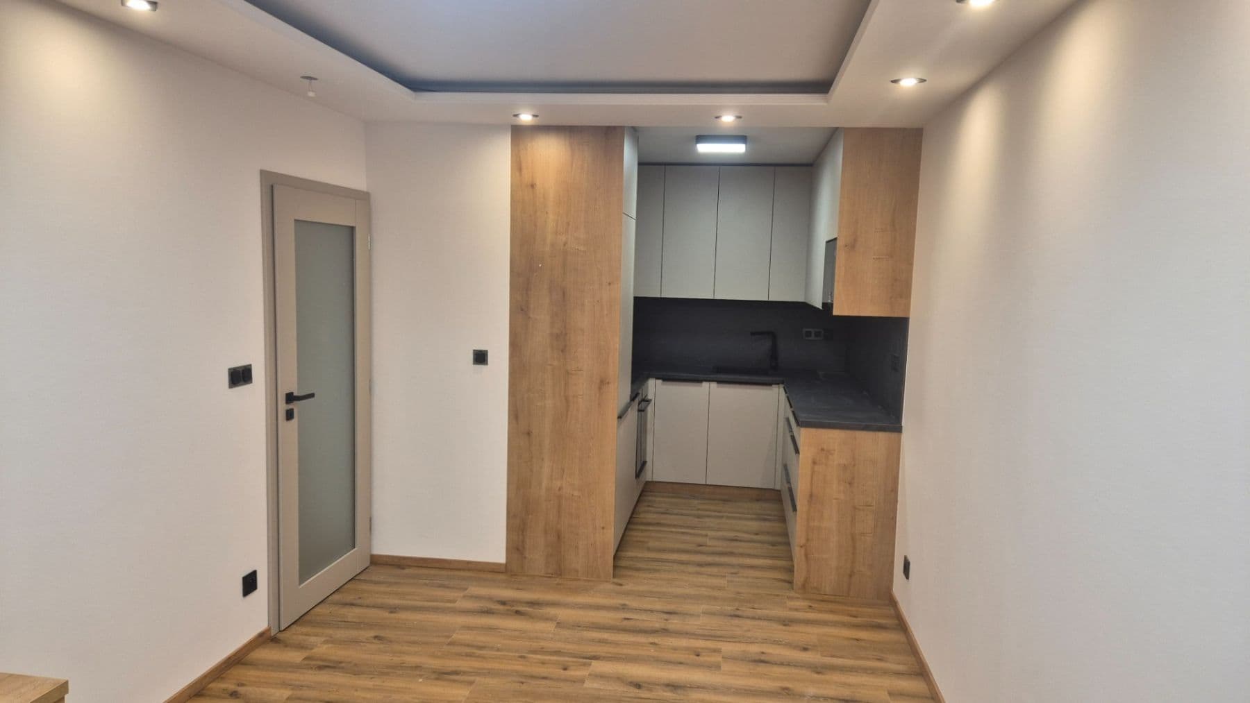 Prenájom bytu 2-izbový 42 m², Zdiměřická, Praha, Praha Prenájom bytu 2-izbový 42 m², Zdiměřická, Praha, Praha