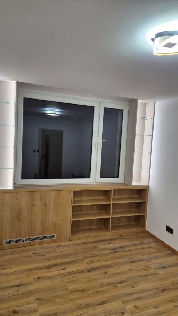 Prenájom bytu 2-izbový 42 m², Zdiměřická, Praha, Praha Prenájom bytu 2-izbový 42 m², Zdiměřická, Praha, Praha