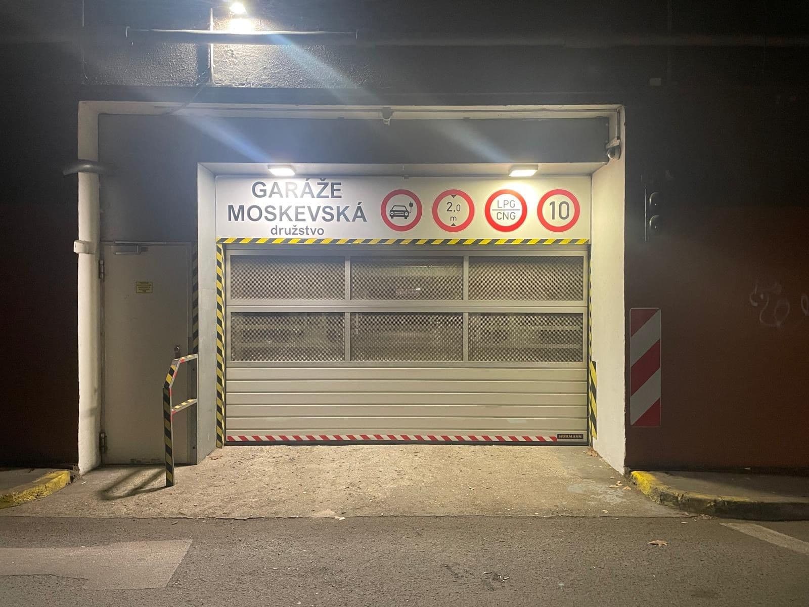 Prenájom garáže 17 m², Praha, Praha Prenájom garáže 17 m², Praha, Praha