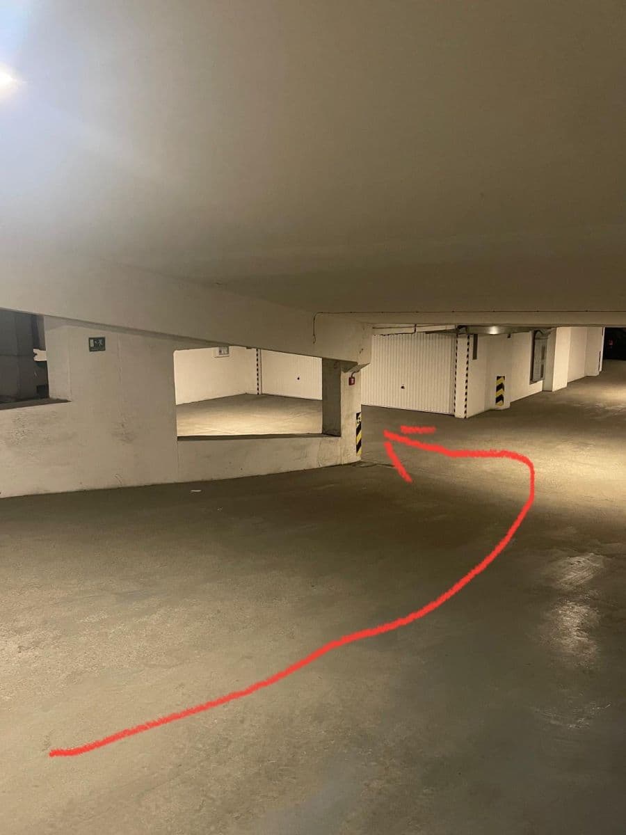 Prenájom garáže 17 m², Praha, Praha Prenájom garáže 17 m², Praha, Praha